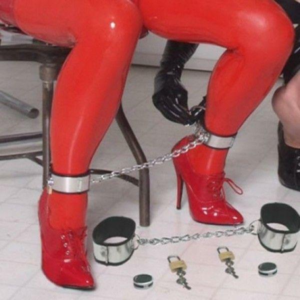 Жіночі кайдани з нержавіючої сталі з силіконовою підкладкою сріблястого кольору Bdsm4u Кайф, фото 1