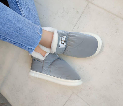 UGG Дутики СІРЯНІ високі з БІЛОЮ опушкою на білій підошві жіночі без застібки непромокальні зимові, фото 1