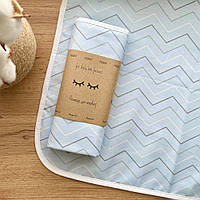 Пелюшка непромокаюча Зигзаг сіро-білий на блакитному