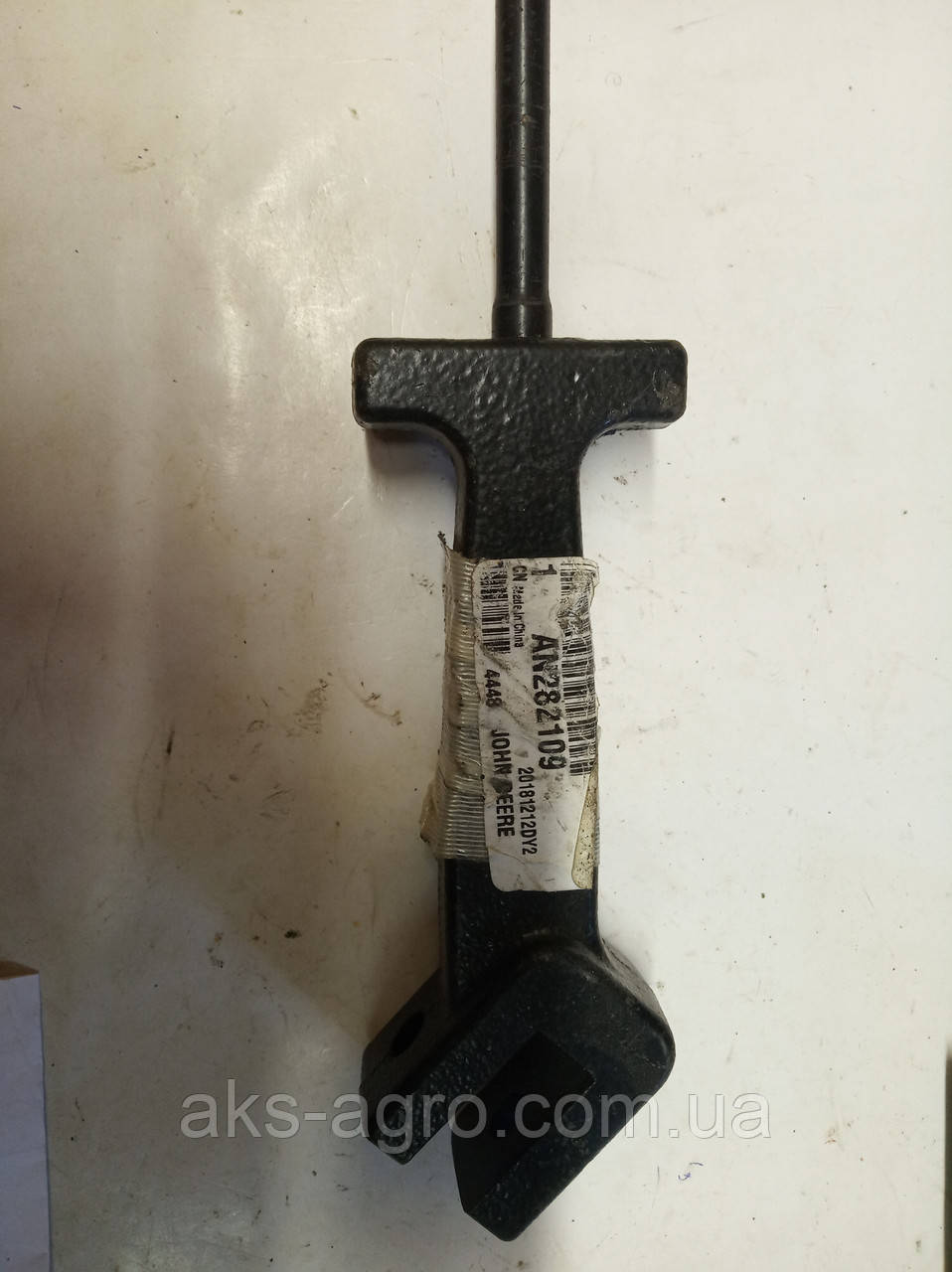 Важіль регулювання заглиблення диска сошника лівий AN282109/AN281587/AN281519 1890/1590 G283777