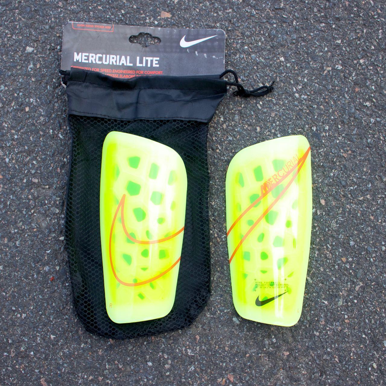 Футбольные качесенные защитные щитки на ноги жесткие Футбольные Nайк Mercurial LiteТ - фото 2 - id-p1933526605