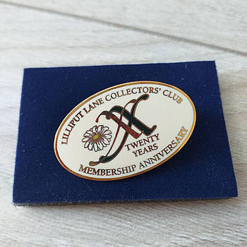 Значок члена клубу колекціонерів Lilliput Lane Twenty years (KG-10712)