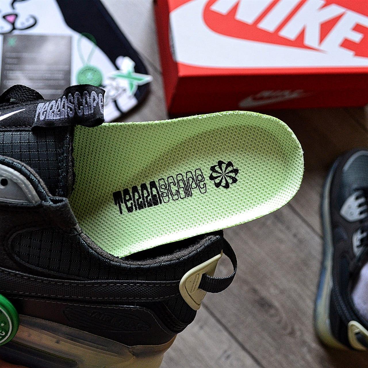 Black lime hotsell green nike
