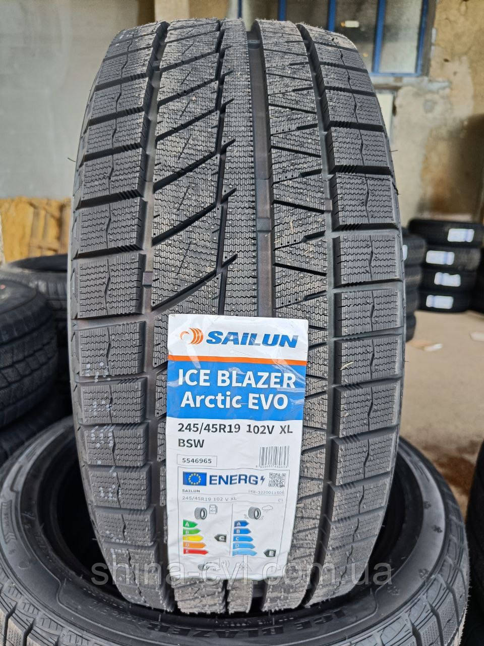Зимові шини 245 45 r19 102V XL Sailun Ice Blazer Arctic Evo
