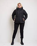 Куртка жіноча чорна осіння коротка з капюшоном великого розміру 50, фото 2
