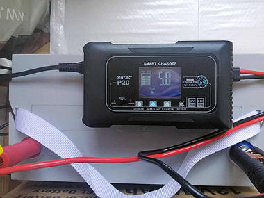 Зарядний пристрій імпульсний HTRC P20 lifepo4 AGM/GEL/АКБ 12В/24В 20 А, фото 3
