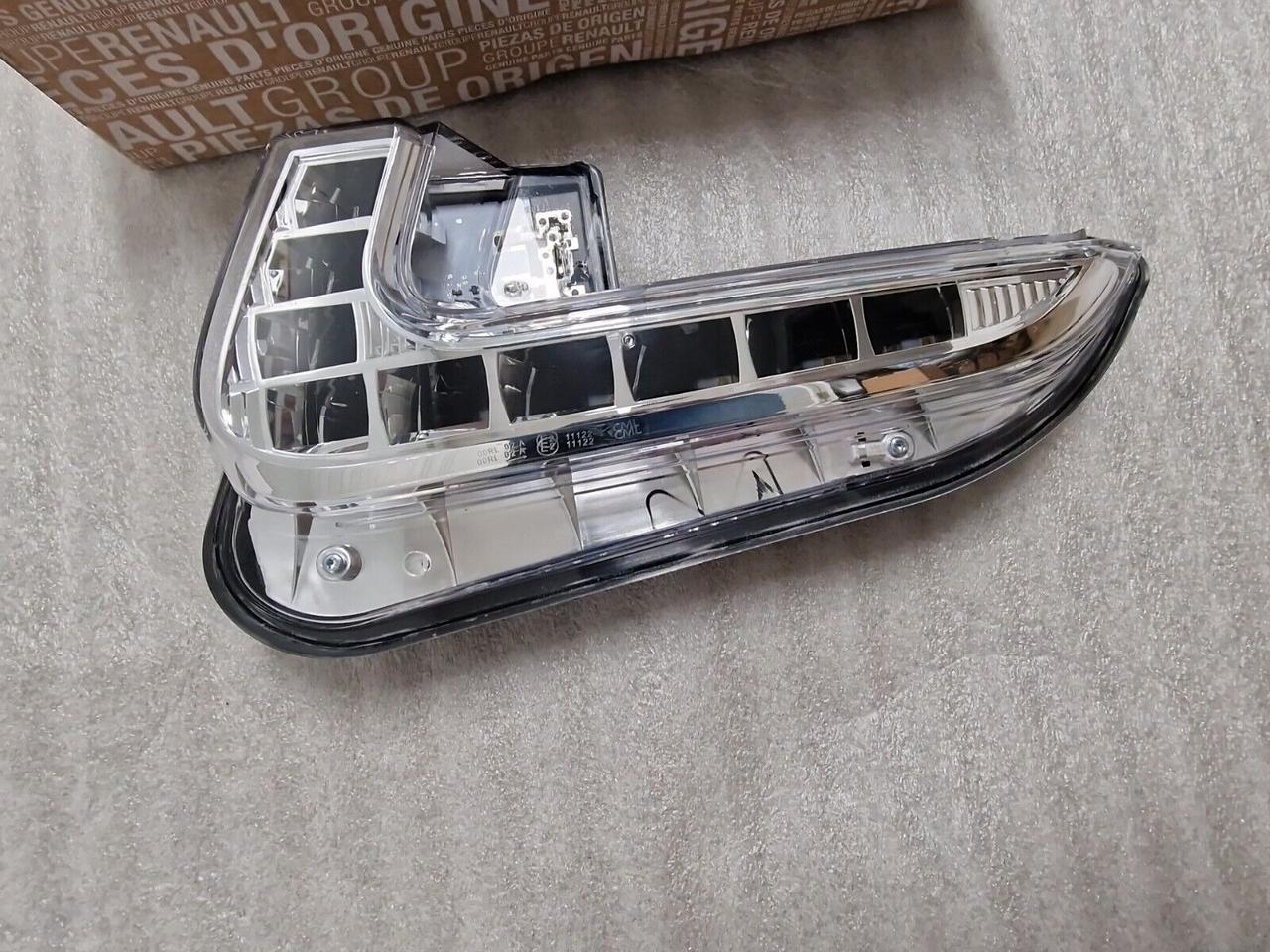 266051268R Renault RVI-ліхтар денного (led меган оїїsign) Megane 3 GT Line дхо Ходовий вогонь, фото 1