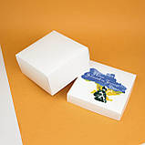 Коробка під Подарунки на День захисника 20*20*10 см Коробка універсальна для патріотичних подарунків військовим, фото 4