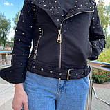 Жіноча джинсова куртка косуха заклепки чорна, фото 2