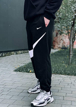 Чоловічі спортивні базові штани Nike Swoosh Найк Свуш штани з кишенями бавовна чорне літо осінь, фото 3