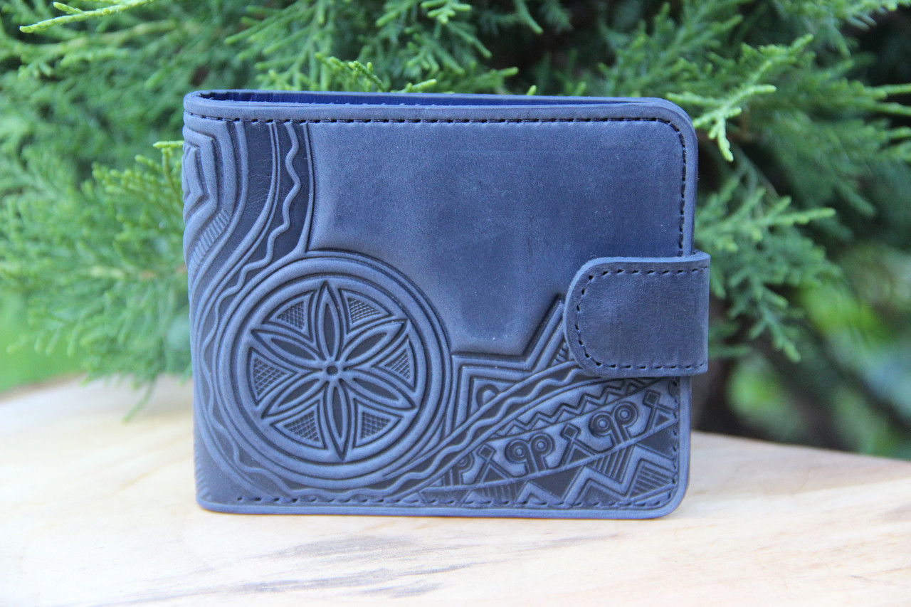 Гаманець з натуральної шкіри з тисненим орнаментом "Культ предків", синього кольору, 11х9 см, фото 1