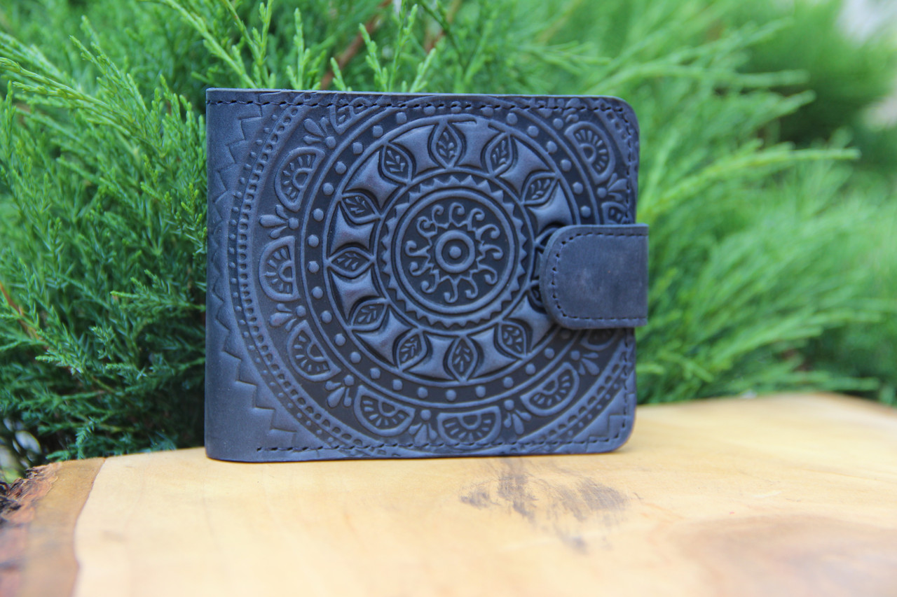Шкіряний гаманець з тисненим орнаментом "Мандала", натуральна шкіра, ручна робота, синього кольору, 11х9 см, фото 1