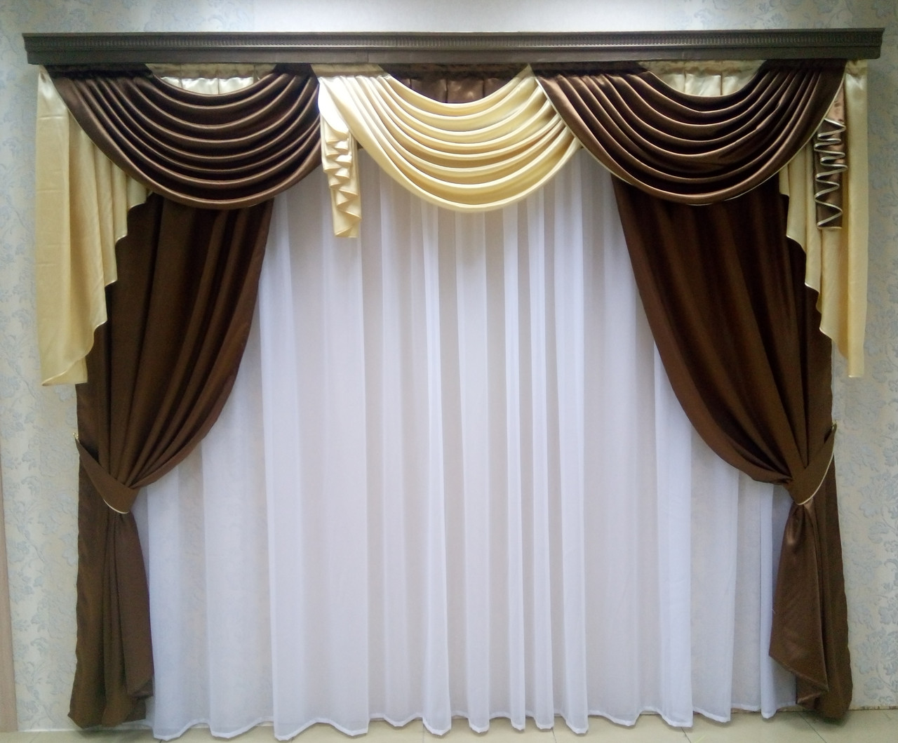 Комплект штор "Маргарет"+лабрекен( Молочний шок.+ золото)