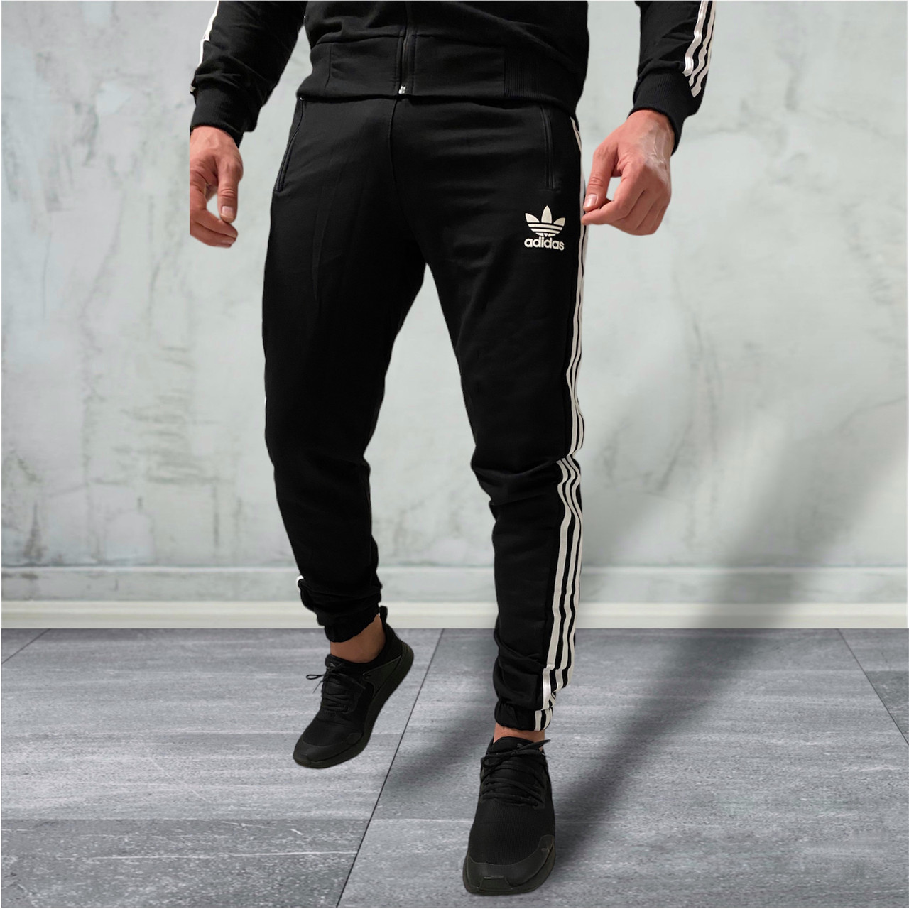 Чоловічі спортивні штани Adidas