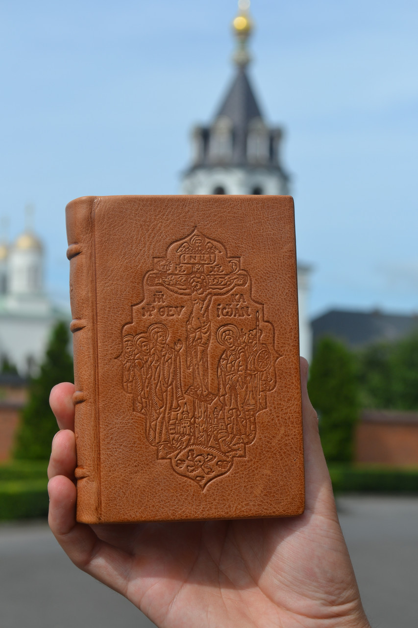 Євангеліє 10х14,5 см церковно-слов'янська мова (коричнева палітурка)