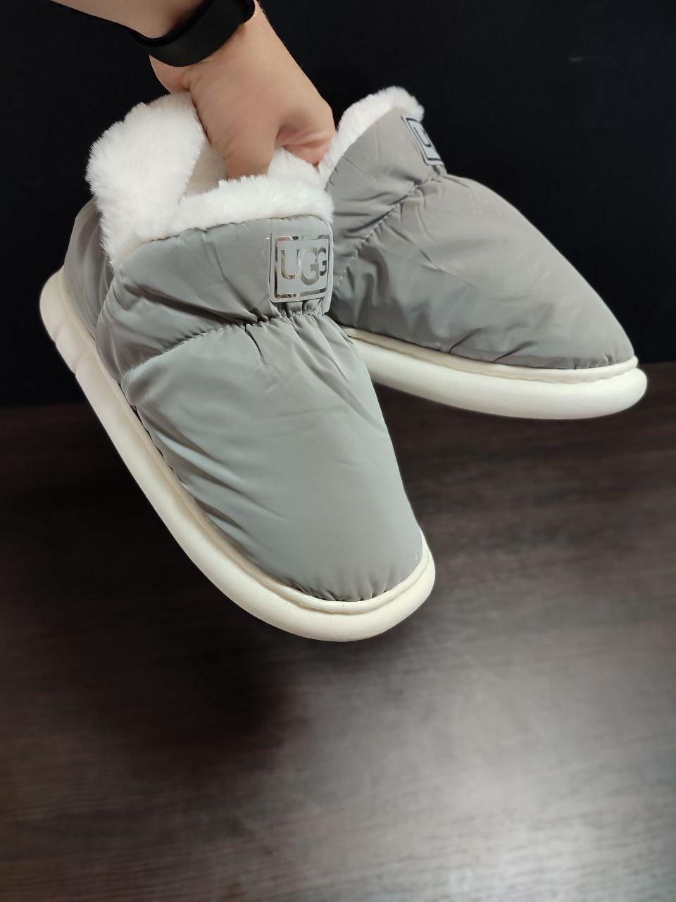 UGG Дутики СІРЯНІ високі з БІЛОЮ опушкою на білій підошві жіночі без застібки непромокальні зимові