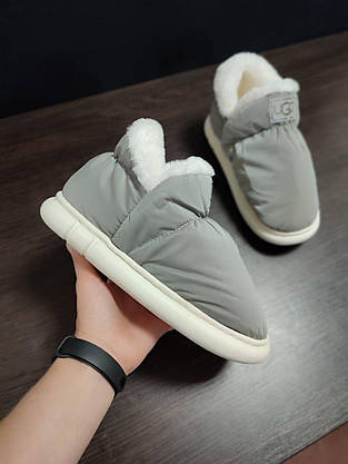 UGG Дутики СІРЯНІ високі з БІЛОЮ опушкою на білій підошві жіночі без застібки непромокальні зимові, фото 3