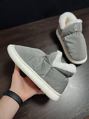 UGG Дутики СІРЯНІ високі з БІЛОЮ опушкою на білій підошві жіночі без застібки непромокальні зимові, фото 4