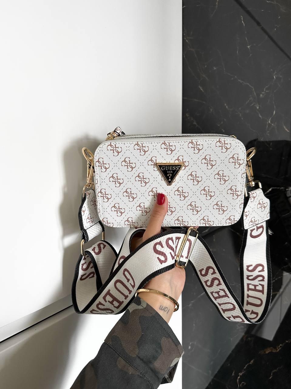 Жіноча сумка Гесс біла Guess White