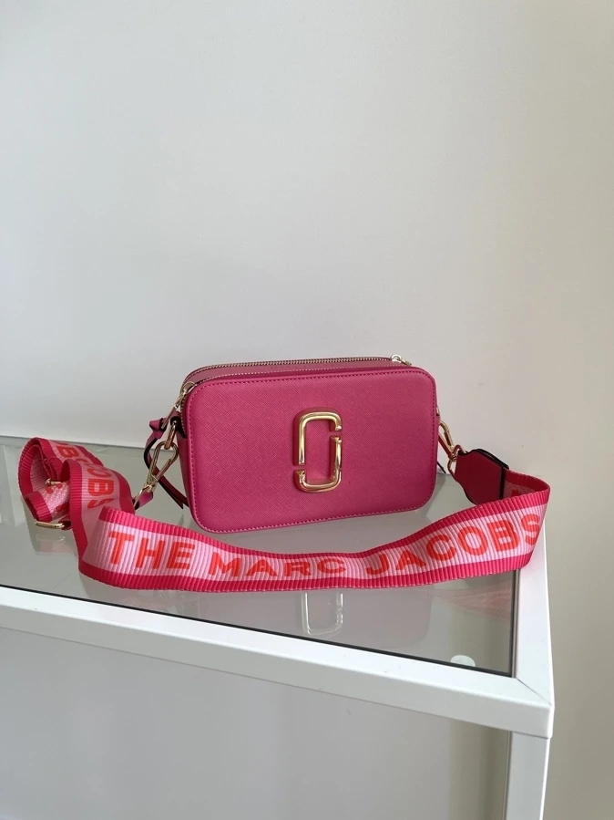 Marc Jacobs hot Pink 20*12*7