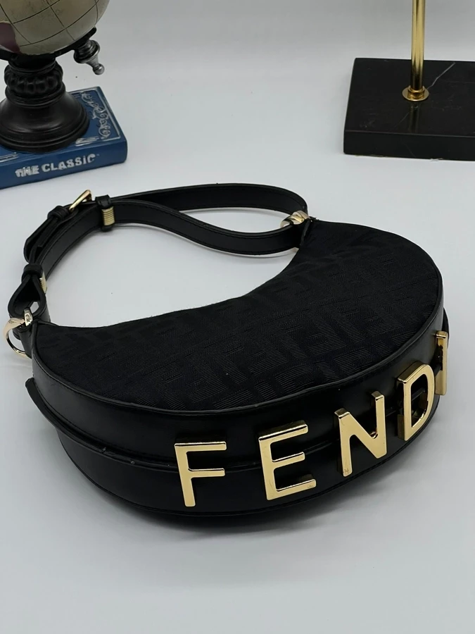 Fendi black ДЕФЕКТ!