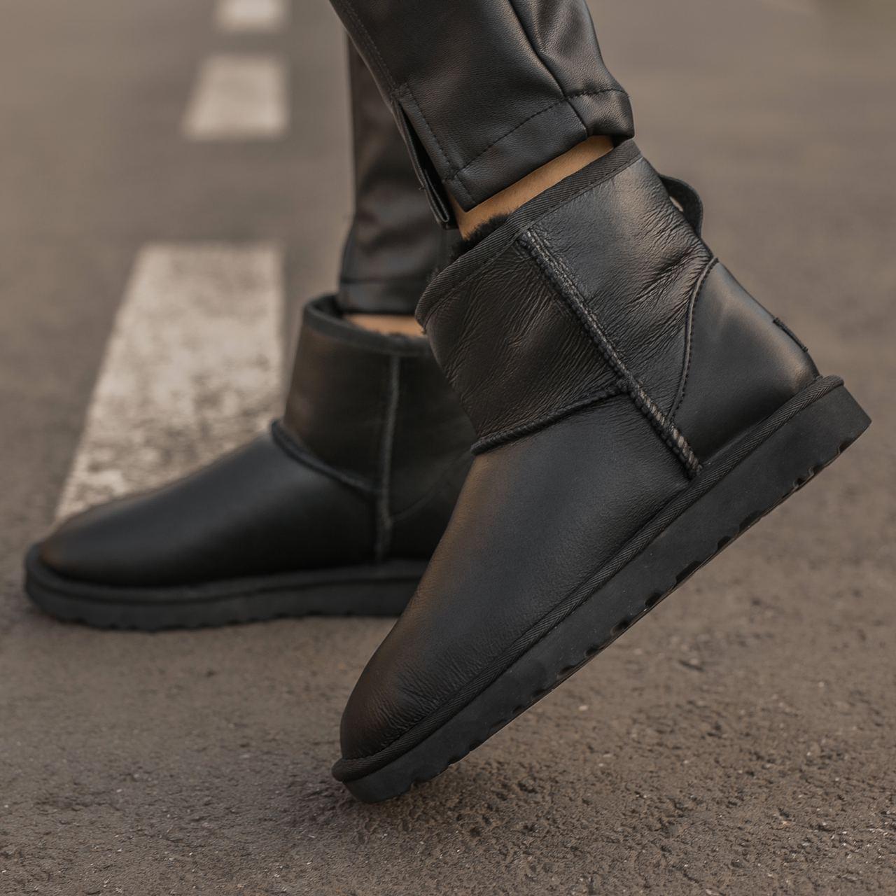 Уггі жіночі зимові чорні UGG Classic Mini Black Lather (04067)