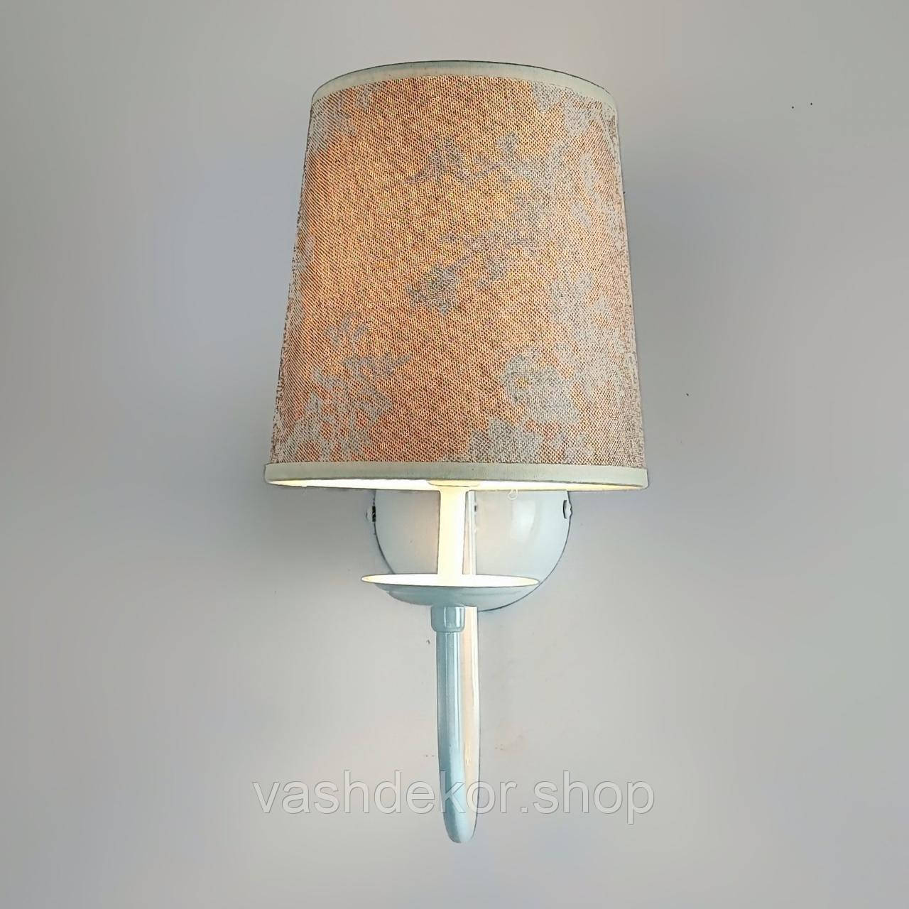 Настінний світильник бра на 1 лампу Е14 метал білий глянець 29.5х16.5х24.5 см