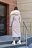 Елегантне зимове жіноче пальто зі стьобаної  плащової тканини з хутряним капюшоном та поясом, фото 5