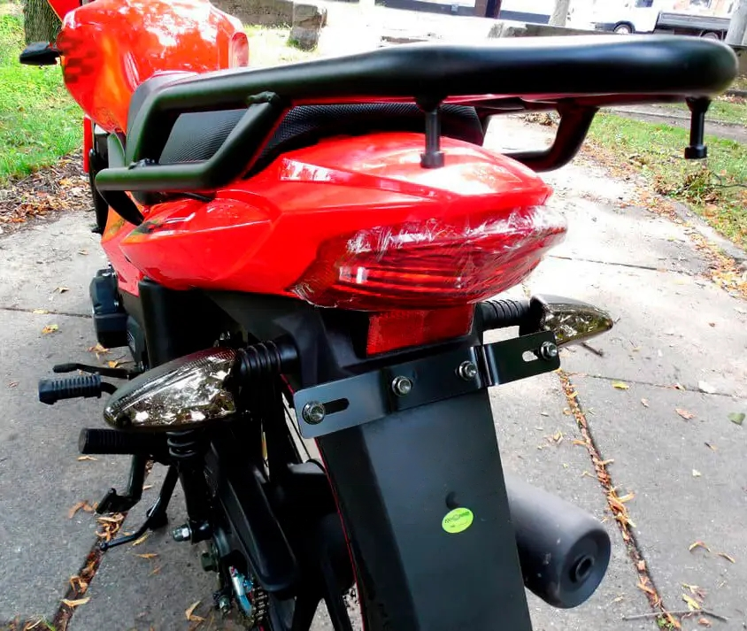 Мотоцикл легкий дорожный SPARK SP150R-14 бензиновый четырехтактный двухместный 150 кубов 90 км/час - фото 3 - id-p1936064831