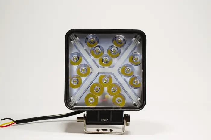 Світлодіодна LED-фара робоча 48 Вт, (3 Вт*16ламп) + Поворотник жовтий