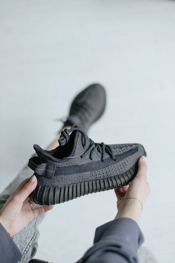 Кросівки Adidas Yeezy Boost 350 V2 Black (Повний рефлектив)