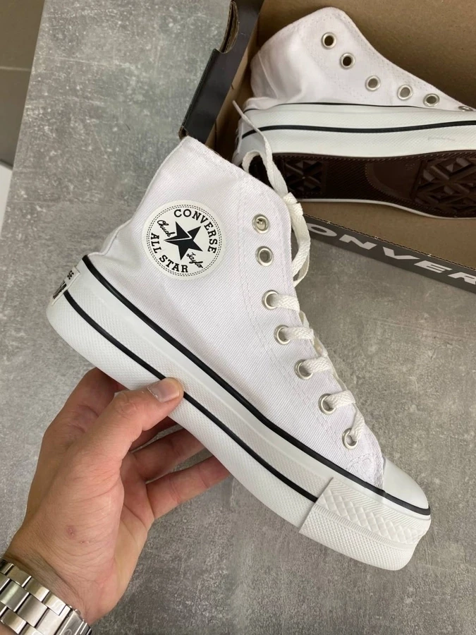 Конверсі кеді Converse white black нюанс