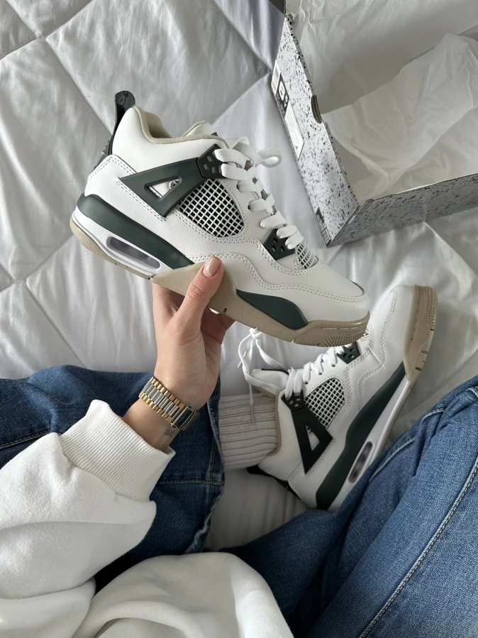 Air Jordan 4 Retro “White/Green”