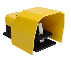 Педаль пластикова з захисною кришкою PDKS11BX10 (1 ТА+1НЗ) ЕМАС