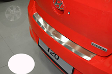Накладка на бампер с загибом Hyundai I20 FL 2010-