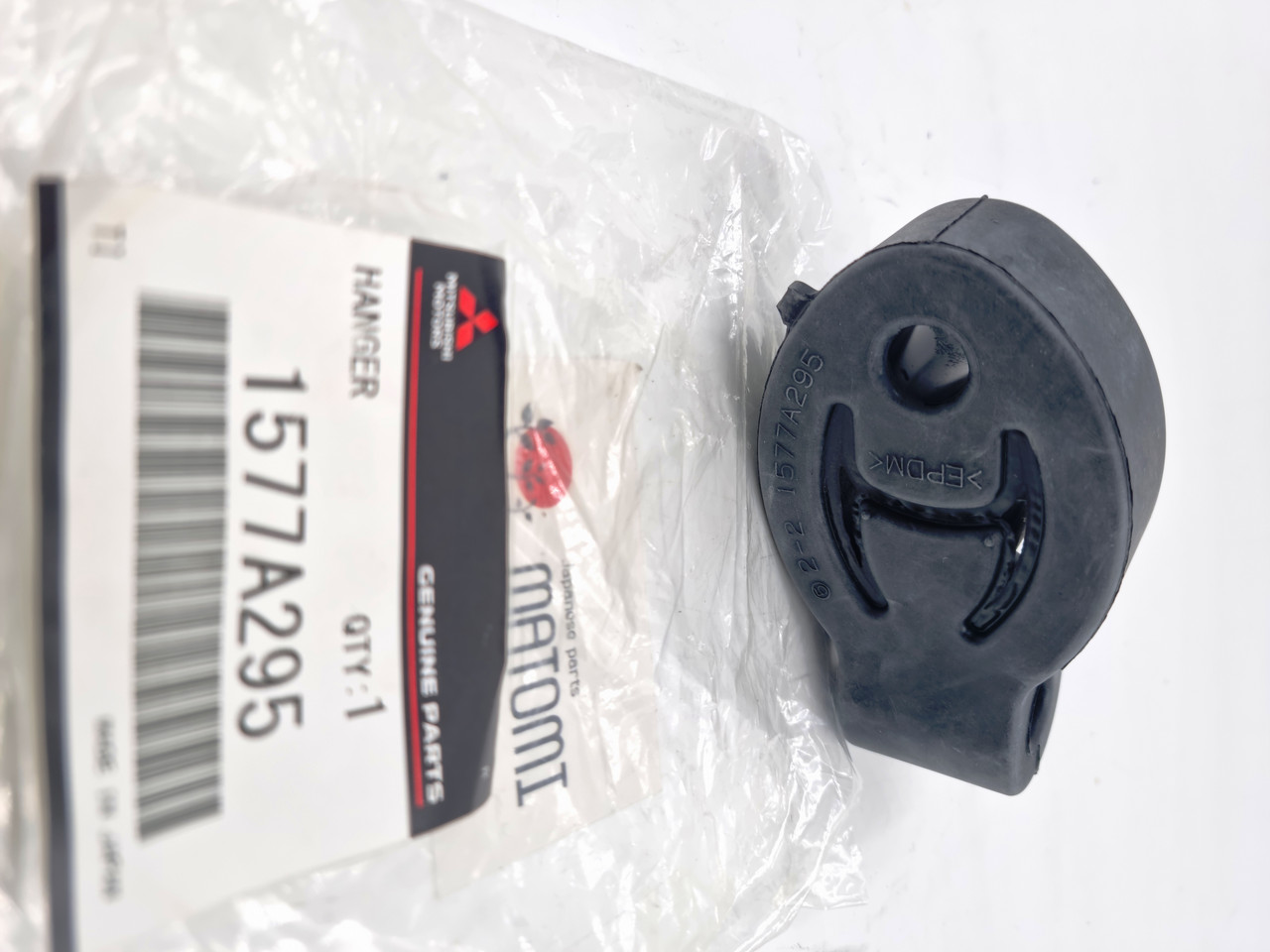 Орігінальне гумове кріплення глушника 1577A295 Л200