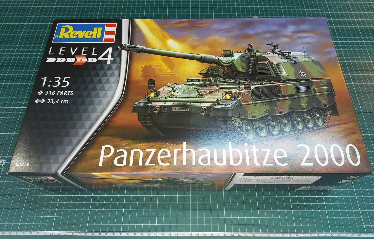 САУ Panzerhaubitze 2000. Збірна модель у масштабі 1/35. REVELL 03279