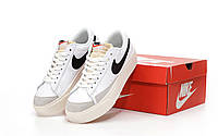 Женские и подростковые кроссовки белые Nike Blazer. Обувь женская белая с черным Найк Блазер