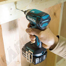 Акумуляторний ударний шуруповерт Makita DTD154Z акумулятор, зарядний пристрій та валіза не входять у комплект, фото 6