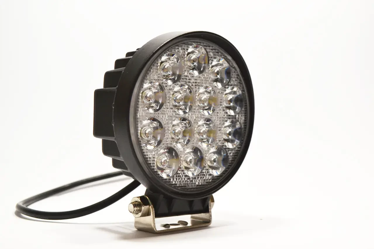 Світлодіодна LED-фара робоча 42W/60° 42 Вт.(3 Вт*14ламп) Широкий промінь (SLstart)
