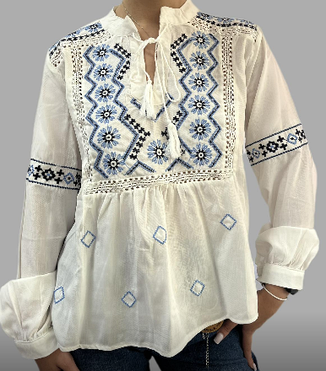Біла жіноча вишиванка з синьою вишивкою. Розмір S, M, L., фото 1