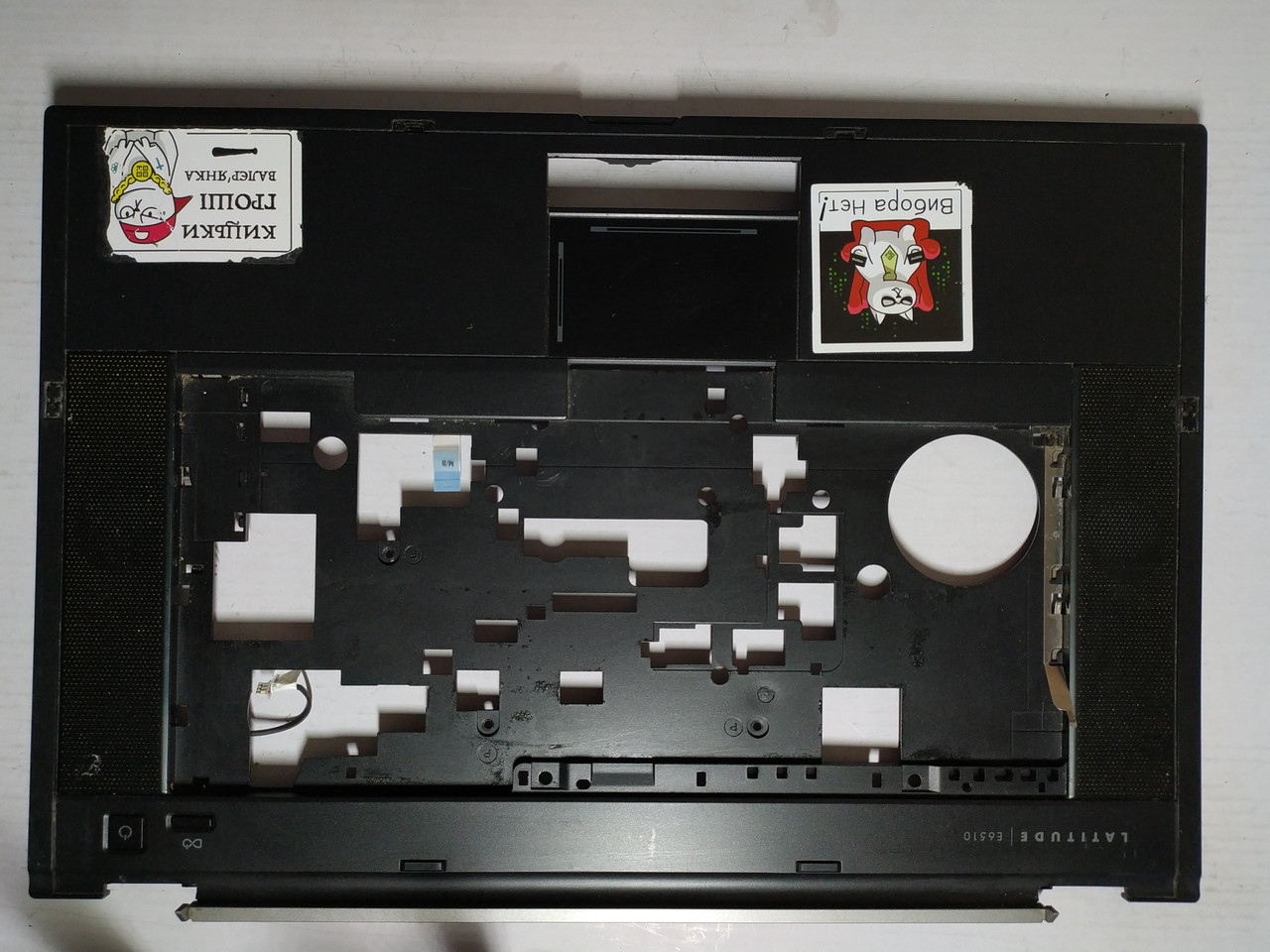 Dell Latitude E6510 Корпус C (топкейс, середня частина) 060yvg