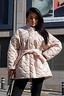 Стеганая куртка женская удлиненная демисезонная с поясом бежевая весенняя осенняя