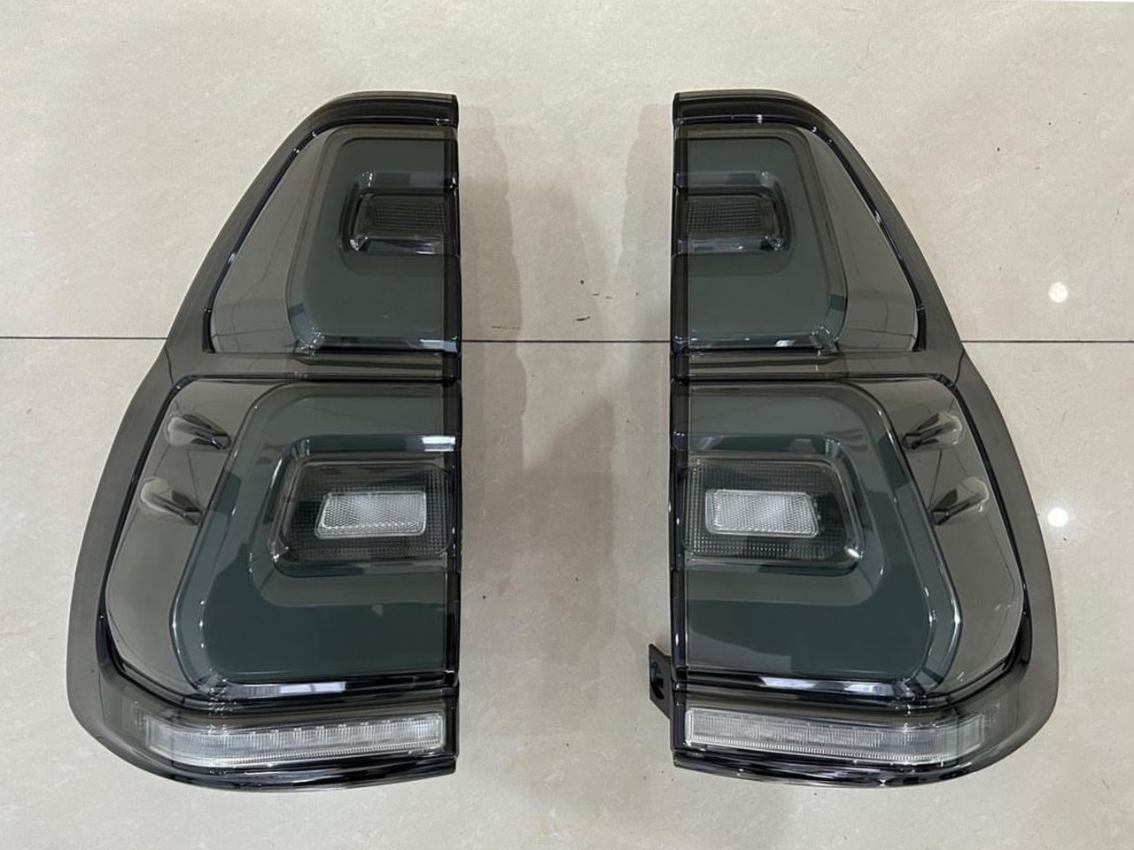 Задні LED-ліхтарі Toyota Land Cruiser Prado 120 2003-2009 у стилі 2018+, димчасті 2 шт.