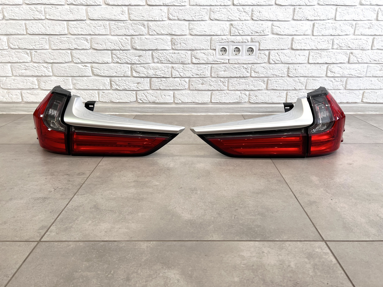 Задні ліхтарі OEM Lexus LX 570 450D 2016-2022 4 шт., фото 1