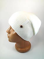 Белая зимняя женская вязаная шапка с отворотом люрексом флисом брошью Осенние женские шапки разные цвета