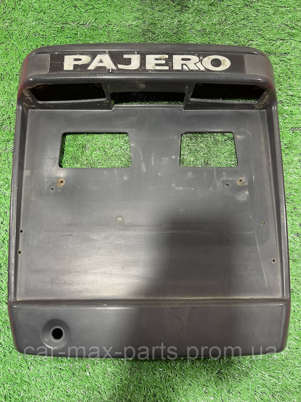 Рамка номера Підномерник кришки багажника Mitsubishi Pajero Wagon III 00-07 б/у ОРИГИНАЛ, фото 1