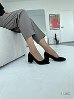 Жіночі замшеві туфлі чорні на стійких зручних низьких підборах