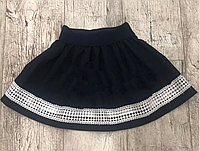 Черная юбка для девочки с белой ажурной вставкой