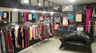 Торговое оборудование магазина одежды в г. Мариуполь